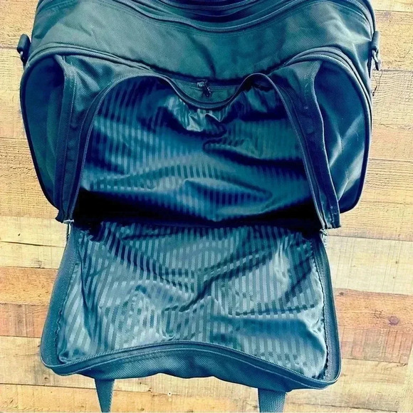 Tumi Vintage Expandable Boston Ballistic Large Duffle Carry On Bag - Picture 6 of 11